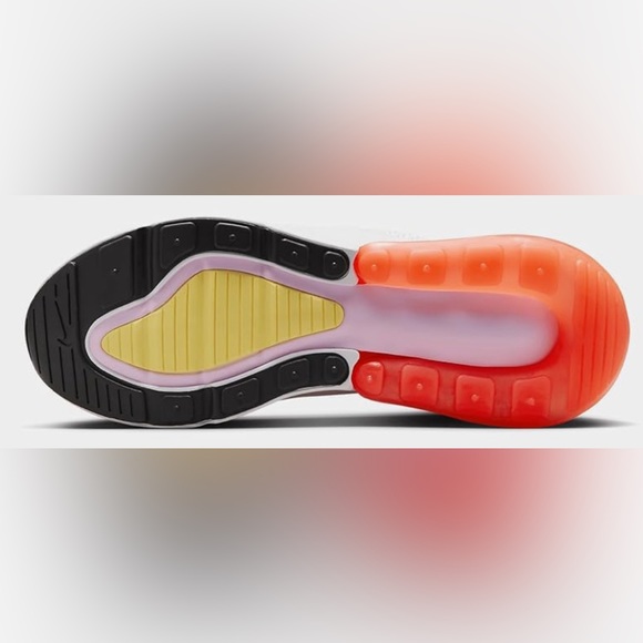 Women’s Nike Air Max 270 Black Bright Crimson size 10 - Picture 4 of 5